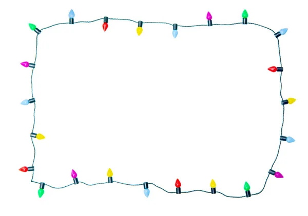 Noel ışıkları beyaz arka planda izole edilmiş bir şekilde kırpıştırılıyor