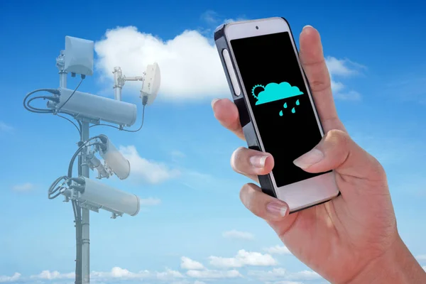 Antenne Réseau Cellulaire Icône Météo Apparaissant Sur Smartphone Ciel Bleu — Photo