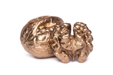 Altın, boyanmış ceviz, beyaz arka plan üzerinde izole.