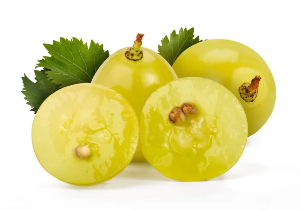 Twee Geheel Één Gesneden Halve Berry Van Witte Druiven Macro — Stockfoto