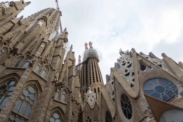 바르셀로나의 장엄한 사그라다 파밀리아 — 스톡 사진