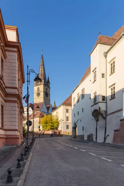 Sibiu Daki Lüteryen Katedrali Sıcak Bir Bahar Öğleden Sonrasında Günbatımından — Stok fotoğraf