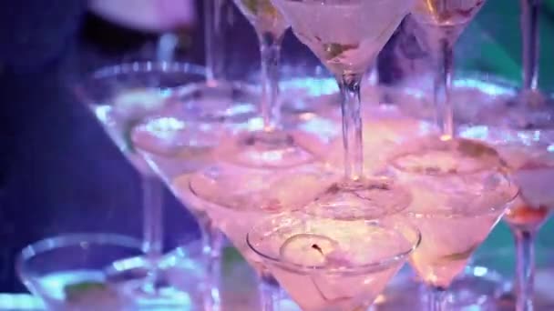 Piramida de șampanie la petrecere — Videoclip de stoc