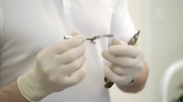 Ортопедический стоматологический инструмент — стоковое видео