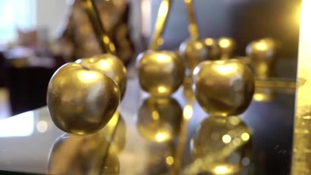 Altın elma dekorasyon — Stok video