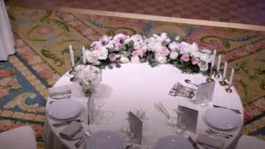 Masa dekorasyonu partide