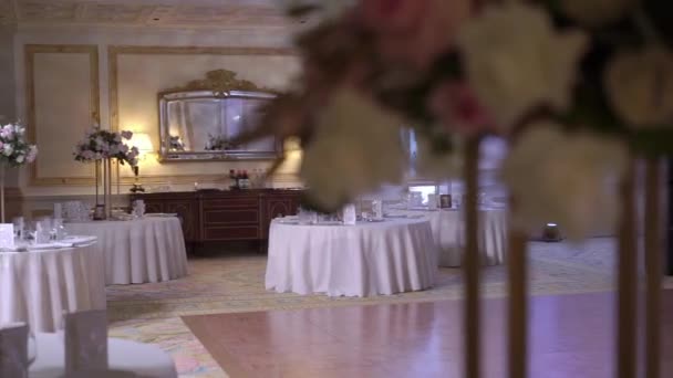 Decorazione Della Tavola Alla Festa Nel Ristorante — Video Stock