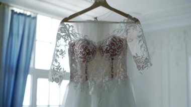 Gelinlik yatak odasında