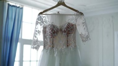 Gelinlik yatak odasında