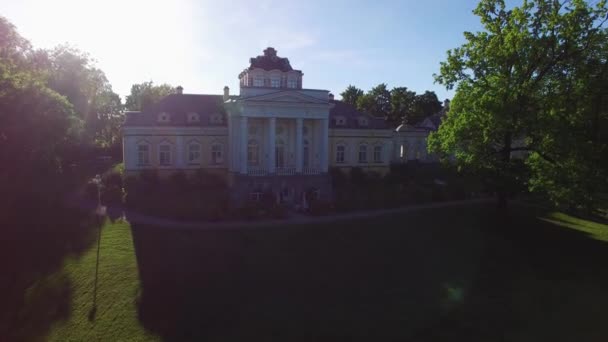 Historický palác na večer — Stock video