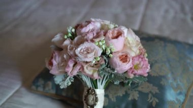 Yatağa gelin buketi