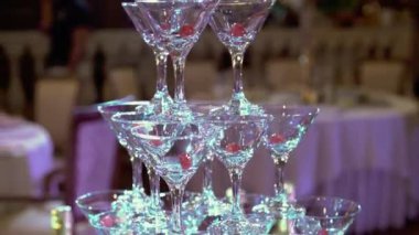 Şampanya partide Piramidi