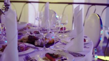 Yemek masalarında Restoran