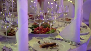 Yemek masalarında Restoran