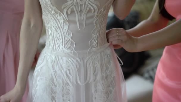 Νύφη φορώντας νυφικό — Αρχείο Βίντεο