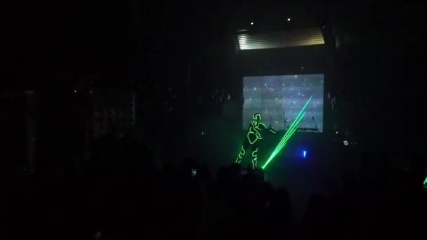 Laser menunjukkan di klub malam — Stok Video