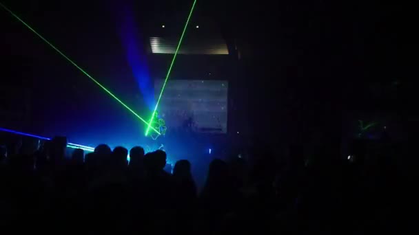 Лазерное шоу в ночном клубе — стоковое видео