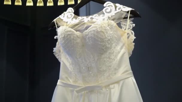 Vestido de noiva de casamento branco — Vídeo de Stock