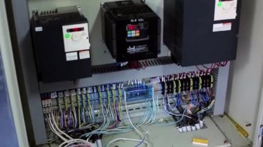 Elektrik Fabrika endüstriyel makine üzerinde