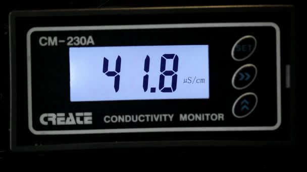 SOCHI, RUSSIA - SEPTEMBER 22, 2012: Conductivity monitor — Stock Footage SOCHI, RUSSIA - SEPTEMBER 22, 2012: Conductivity monitor Stock Video