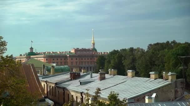 Mikhailovsky kastély a Fontanka folyó, a St. Petersburg — Stock videók