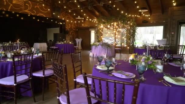 Wedding decor. Wedding interior. Table layout concept. Table decor of newly married. Restaurant interior. Expectation of guests. — Stock Video