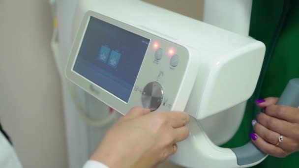 Escáner dental de rayos X y paciente — Vídeo de stock