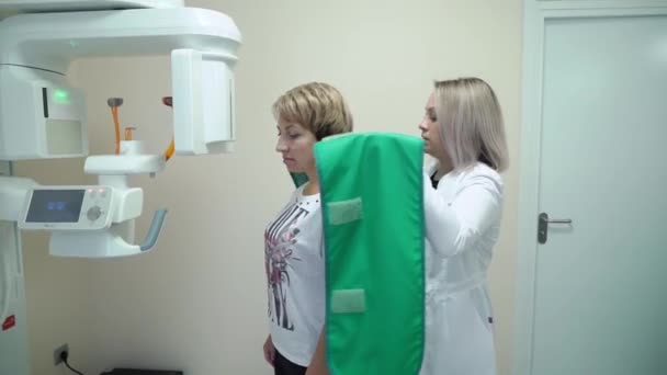 Dental X-Ray Scanner and Patient — Stock Video