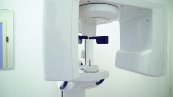 X-ray machine scanner in medical cabinet in hospital. Work place of doctor in clinic. — Stock Video