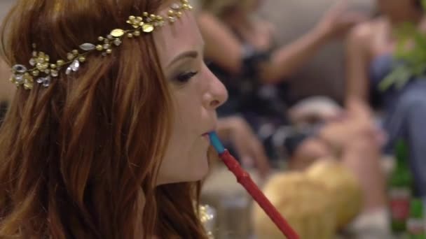kouření párty videa žena křičí z velkého penisu