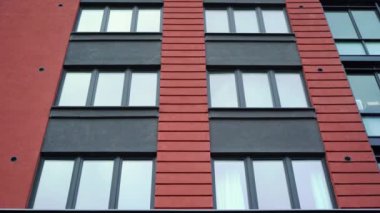 Modern, lüks apartman binası.