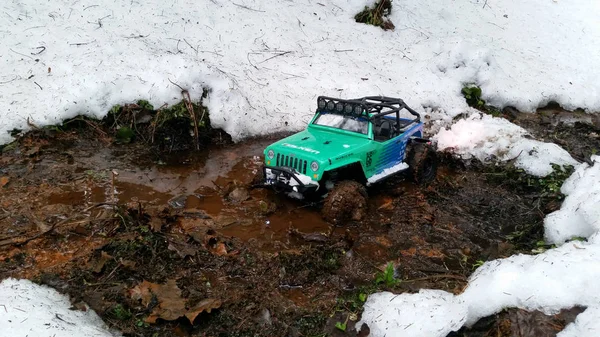 Saint-Petersburg, Rusya-30 Kasım 2014: Rc kupa arabalar offroad için hazır