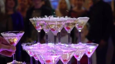 Şampanya partide Piramidi