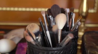 Profesyonel makyaj fırçalar kapalı