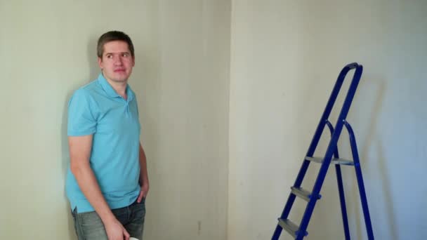建筑工地工人装修公寓 — 图库视频影像