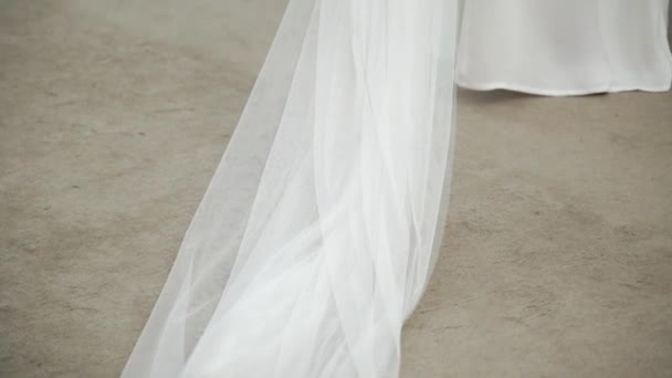 mariée et marié lors de la cérémonie de mariage