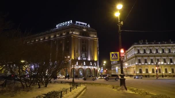 САИНТ-ПЕТЕРБУРГ, РОССИЯ - 12 ЯНВАРЯ 2019 года: Отель "Астория" зимой — стоковое видео