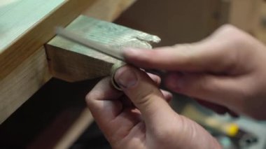 Kuyumcu Takı bir parça yapar