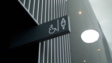 Saint-Petersburg, Rusya-10 Mart 2019: Tuvalet, banyo, tuvalet, tuvalet işareti