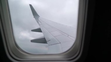 Uçak kalkış ve uçan