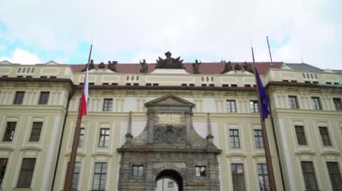Prag, Çek Cumhuriyeti-Mart 25, 2019: Prag eski merkezinde caddeye görünüm