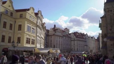 Prag, Çek Cumhuriyeti-Mart 26, 2019: Town Square in Prag, Çek Cumhuriyeti