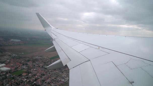 Décollage d'avion à l'aéroport 
