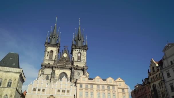 Plaza de la Ciudad en Praga, República Checa — Vídeos de Stock