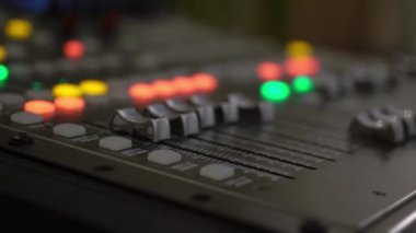 Ses müzik karıştırıcı kontrol paneli