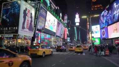 New York, Abd - 4 Mayıs 2019: Gece Times meydanı