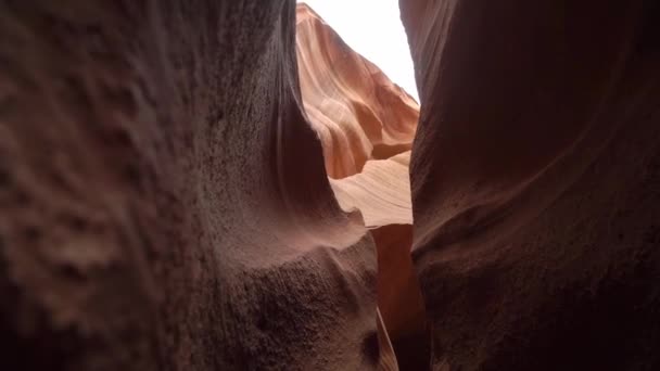 Песчаный скалистый каньон — стоковое видео