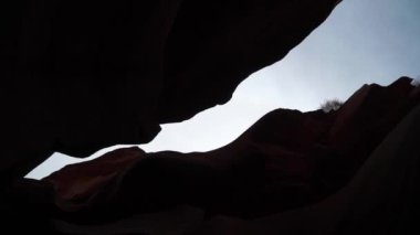 Kumlu kayalık kanyon