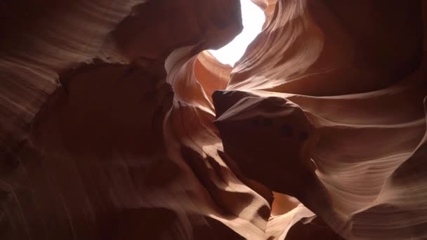 Песчаный скалистый каньон — стоковое видео