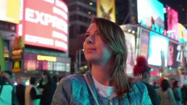 New York, Abd - 4 Mayıs 2019: Gece Times meydanı